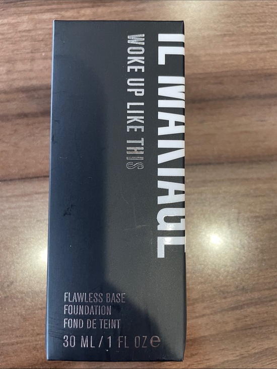 IL MAKIAGE Other - IL MAKIAGE Flawless Base Foundation - Black Packaging